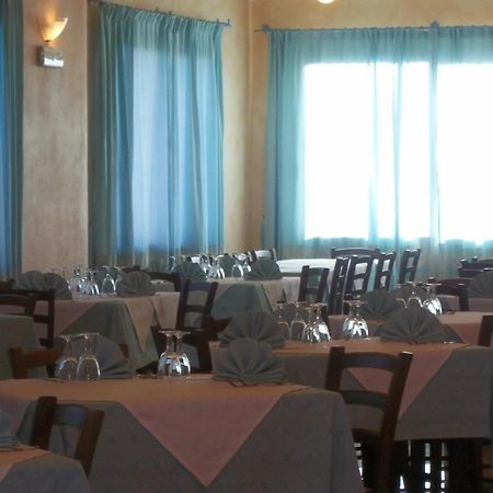 Hotel Baia Marina Orosei Restaurant photo